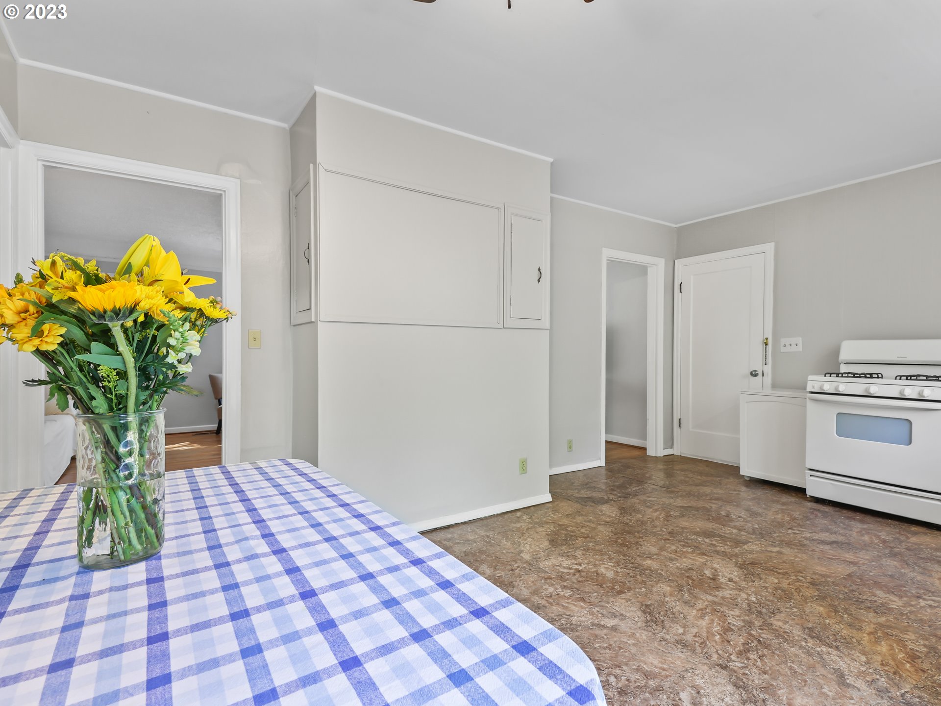11235 Southwest Fonner Street Portland, OR 97223 - Photo 13 of 37 Gallery Image 13