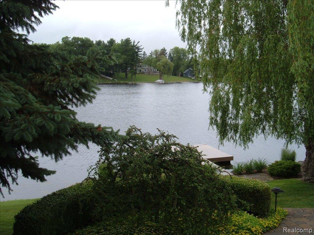 290 Cayuga Road Lake Orion, MI 48362 - Photo 3 of 24 Incredible views
