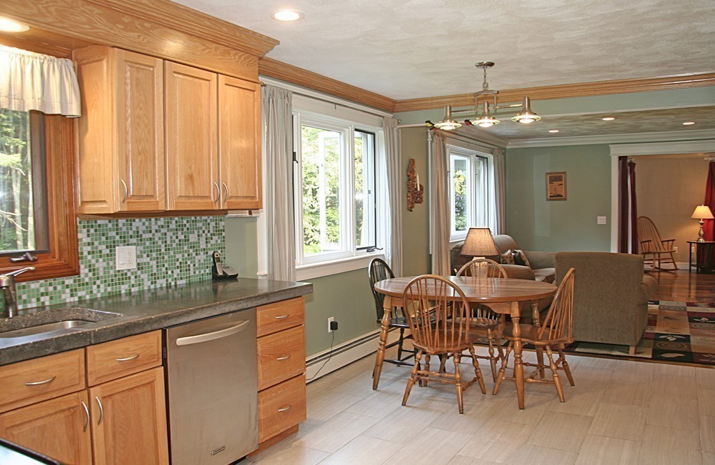 49 Colony Road Westminster, MA 01473 - Photo 4 of 30 Gallery Image 4