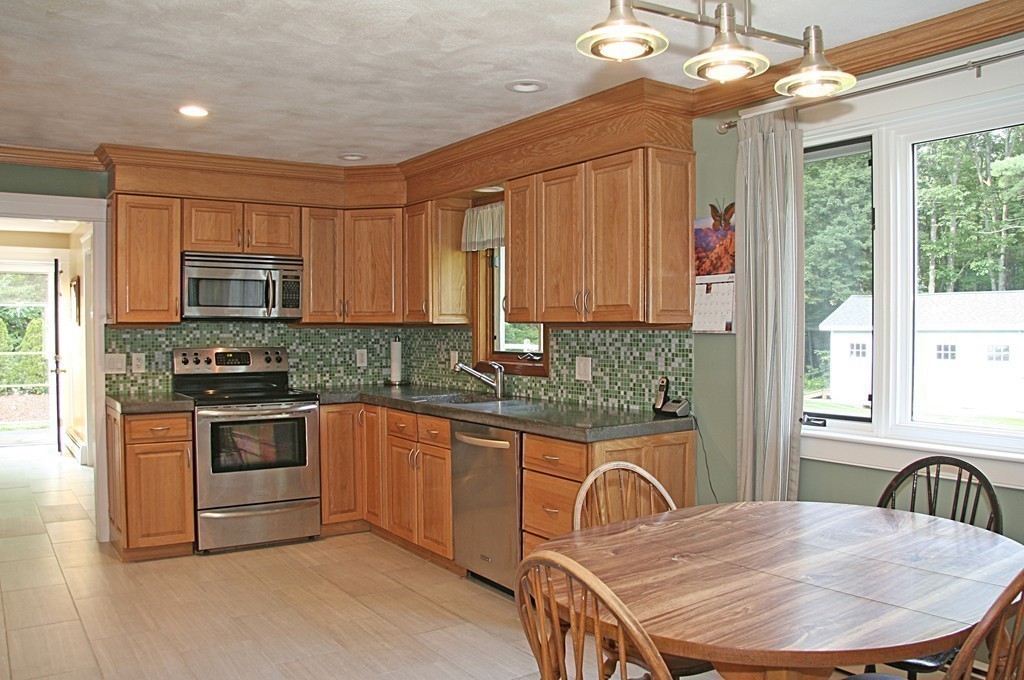 49 Colony Road Westminster, MA 01473 - Photo 5 of 30 Gallery Image 5