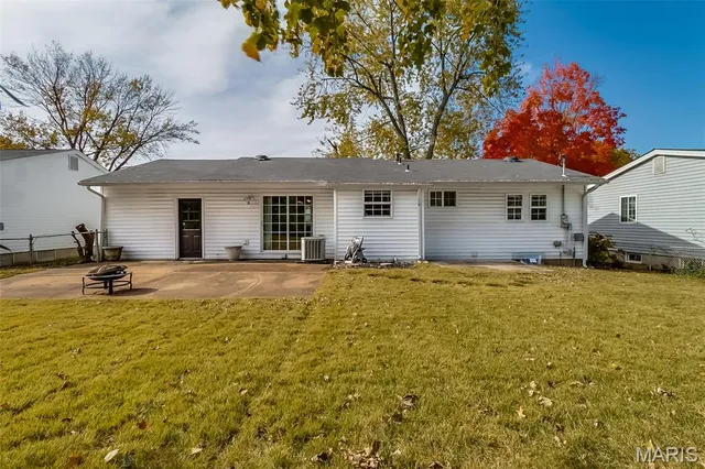$239,900 | 2190 Glenoro Drive, Florissant, MO 63033