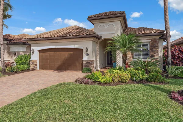 $899,000 | 3058 Aviamar Circle, Naples, FL 34114