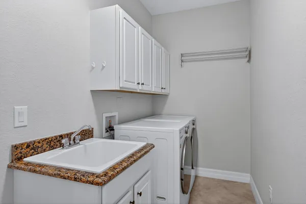 $899,000 | 3058 Aviamar Circle, Naples, FL 34114
