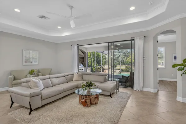 $899,000 | 3058 Aviamar Circle, Naples, FL 34114