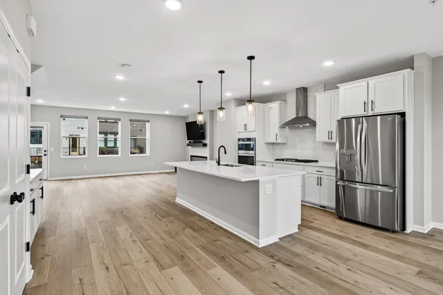 $1,095,000 | 875 Fls Passage West, Unit C, St. Paul, MN 55116