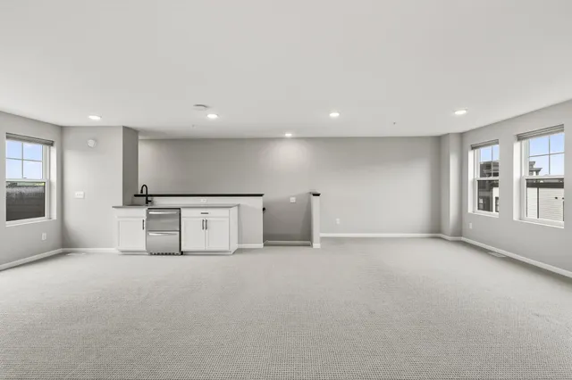 $1,095,000 | 875 Fls Passage West, Unit C, St. Paul, MN 55116