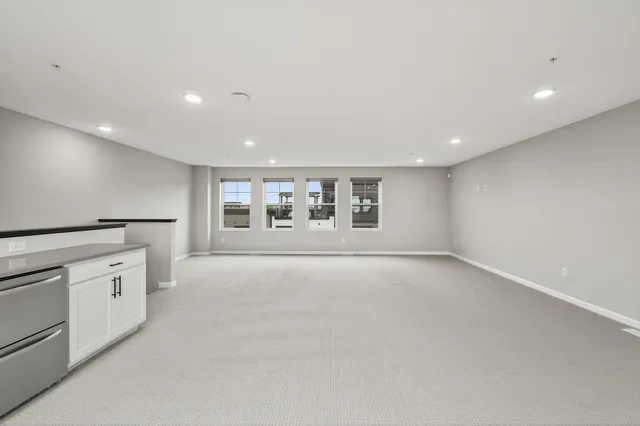 $1,095,000 | 875 Fls Passage West, Unit C, St. Paul, MN 55116