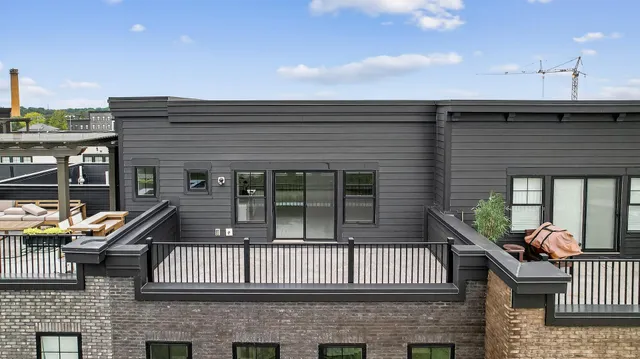 $1,095,000 | 875 Fls Passage West, Unit C, St. Paul, MN 55116