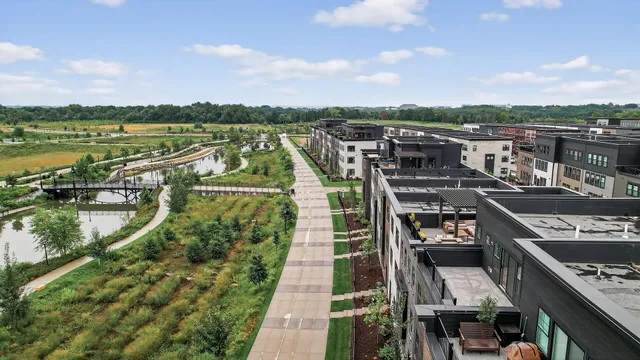 $1,095,000 | 875 Fls Passage West, Unit C, St. Paul, MN 55116