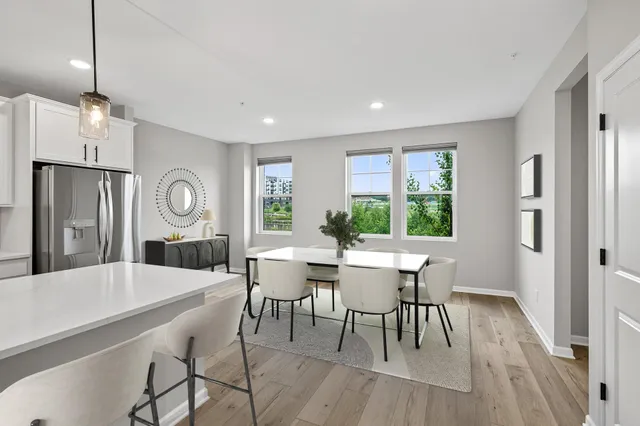 $1,095,000 | 875 Fls Passage West, Unit C, St. Paul, MN 55116