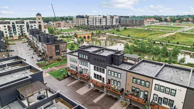 $1,095,000 | 875 Fls Passage West, Unit C, St. Paul, MN 55116