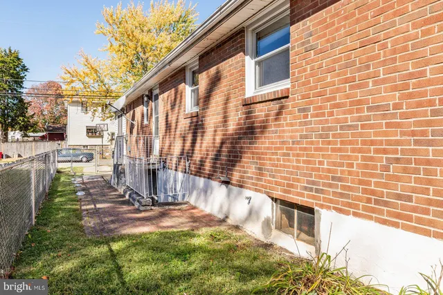 $310,000 | 121 Swarthmore Avenue, Folsom, PA 19033