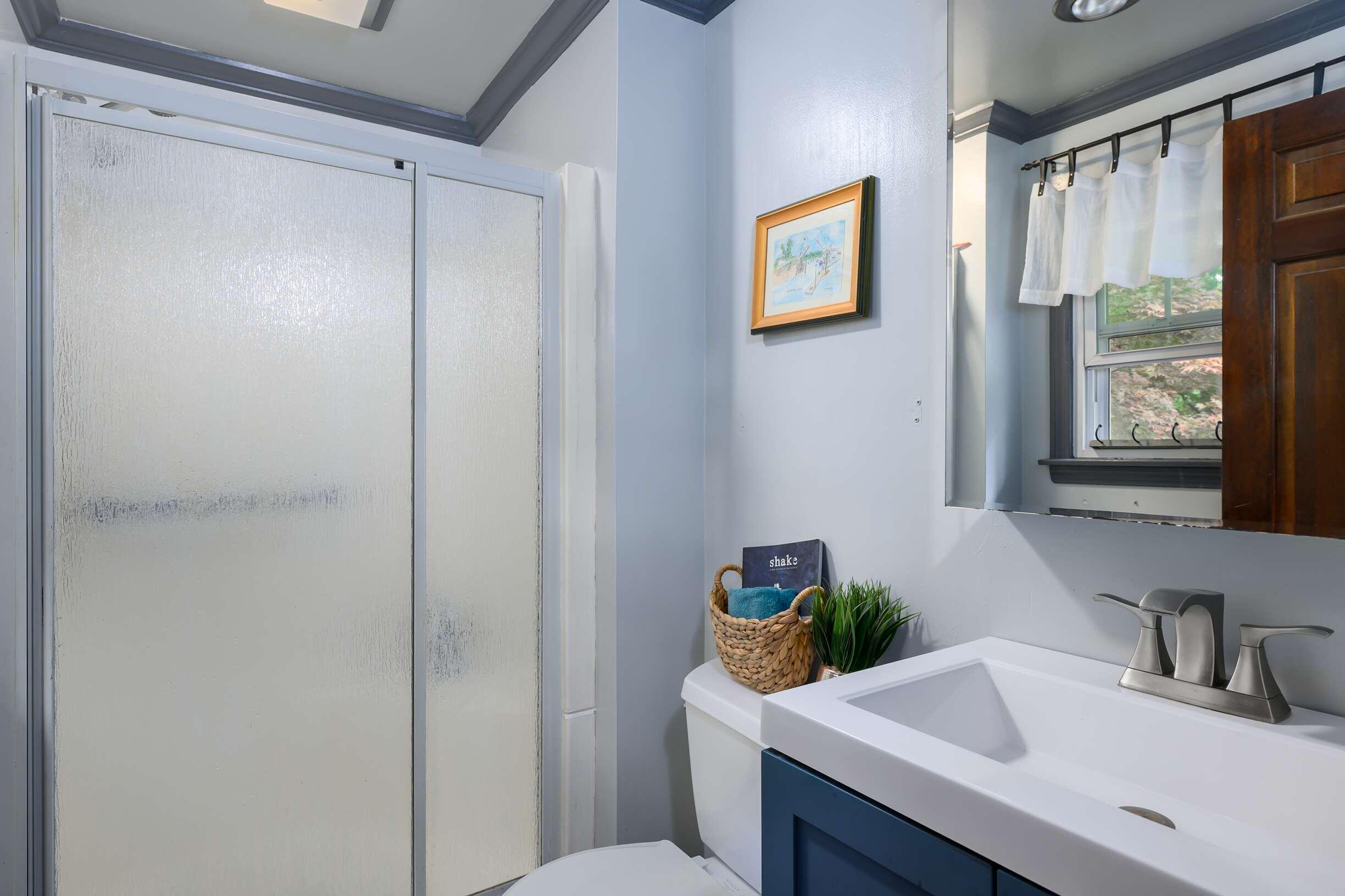 7 Dover Neck Road Dover, NH 03820 - Photo 12 of 23 Primary Bathroom