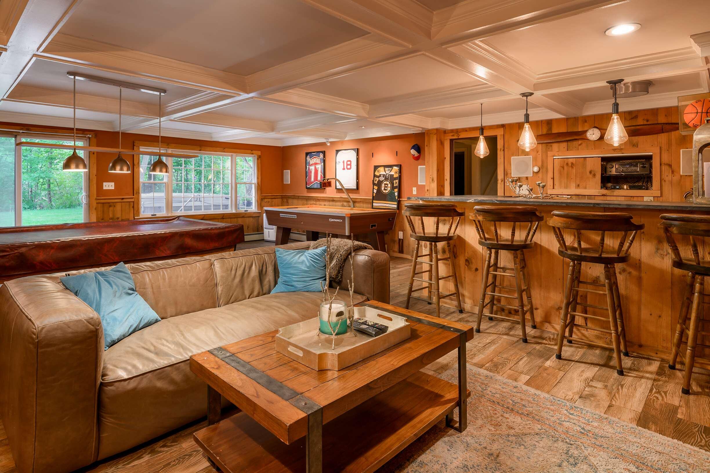 7 Dover Neck Road Dover, NH 03820 - Photo 16 of 23 Family Room