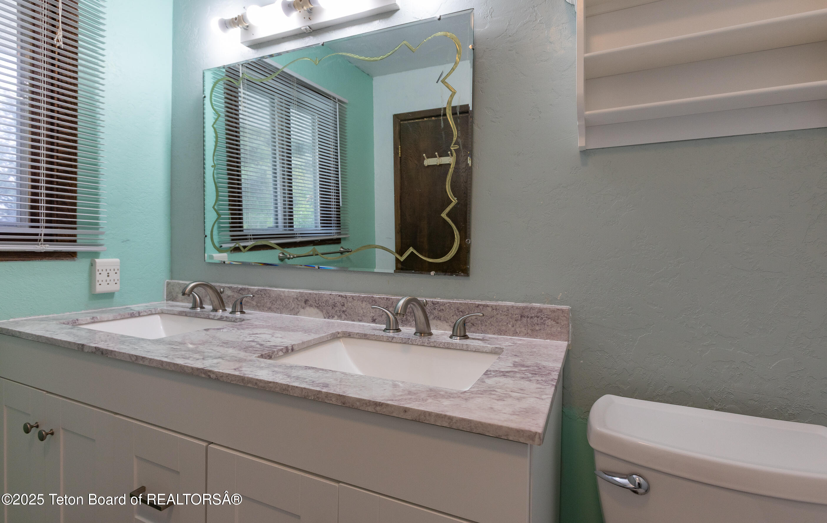 870 Skyview Lane Afton, WY 83110 - Photo 29 of 43 870 Skyview Lane Afton Wyoming-18