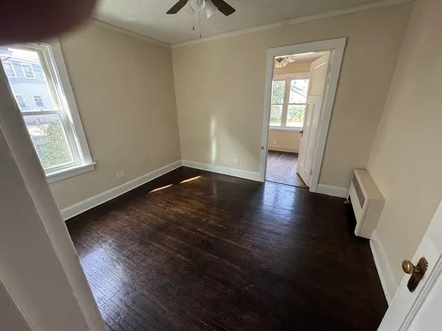 $950 | 1124 North Main Street, Rockford, IL 61103