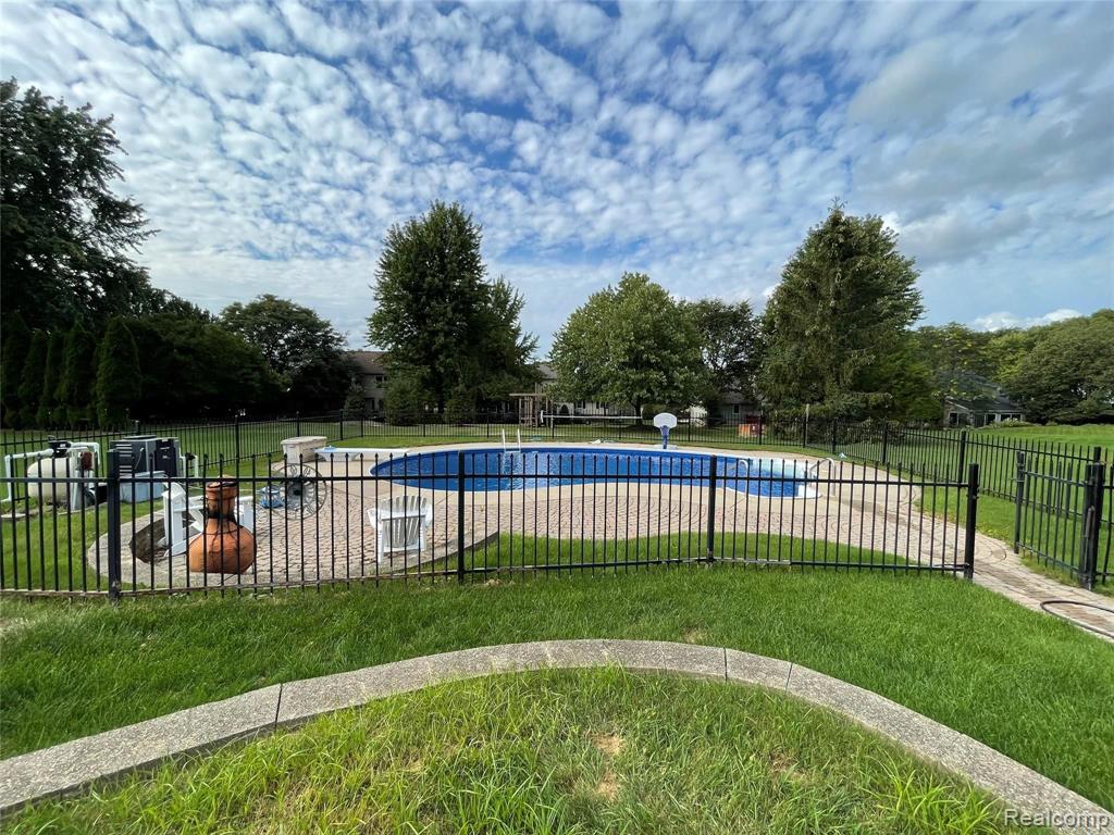 2404 Rancroft Beat Rochester Hills, MI 48306 - Photo 28 of 33