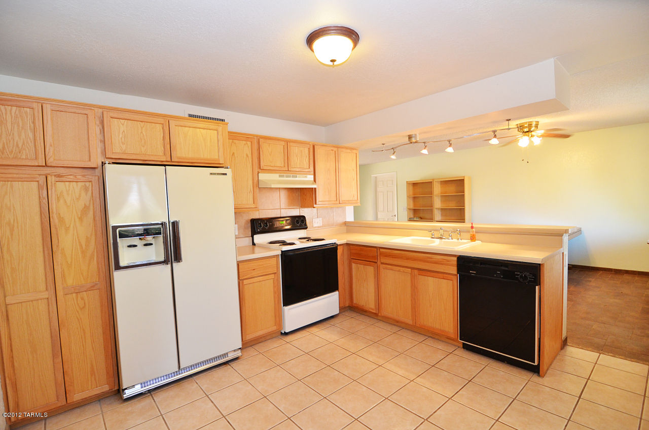 3537 South Randi Place Tucson, AZ 85730 - Photo 3 of 17