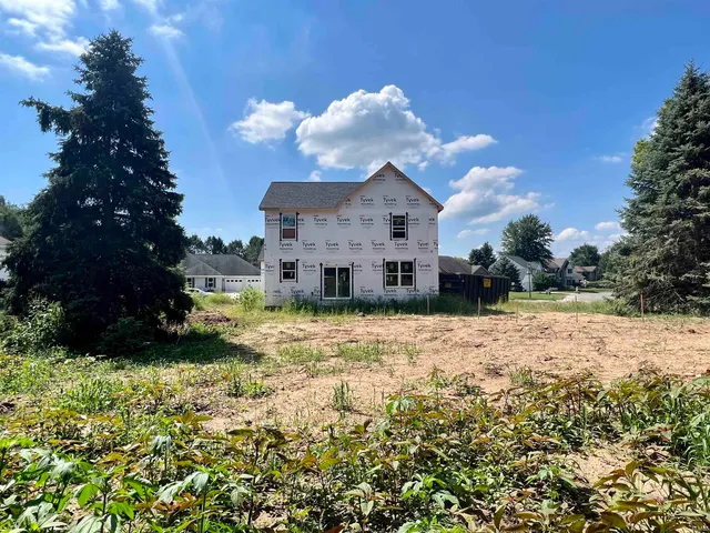 $489,900 | 32811 Nature View Drive, New Carlisle, IN 46552