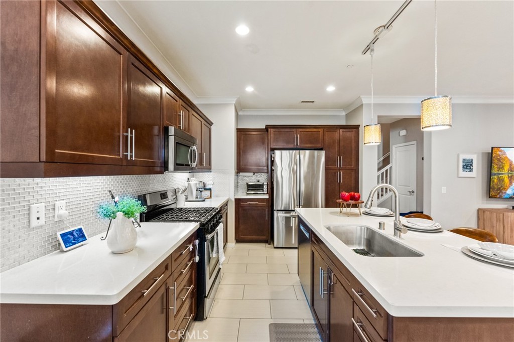 121 Calypso Irvine, CA 92618 - Photo 14 of 60