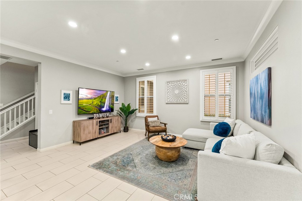 121 Calypso Irvine, CA 92618 - Photo 6 of 60