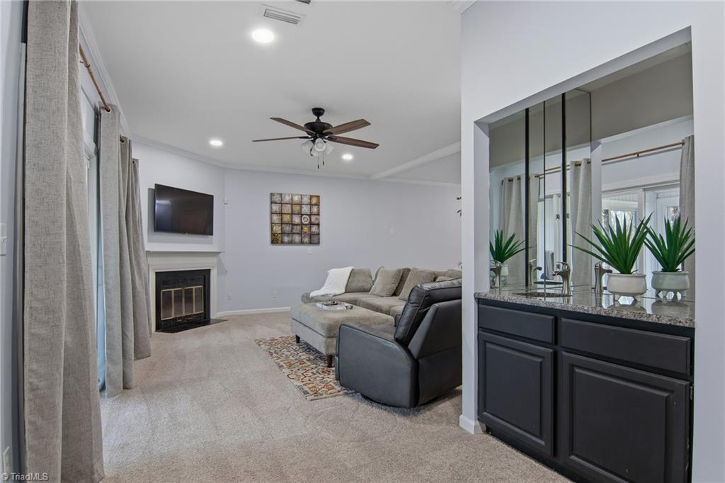 154 Pembrooke Ridge Court Advance, NC 27006 - Photo 5 of 36 Wet bar area