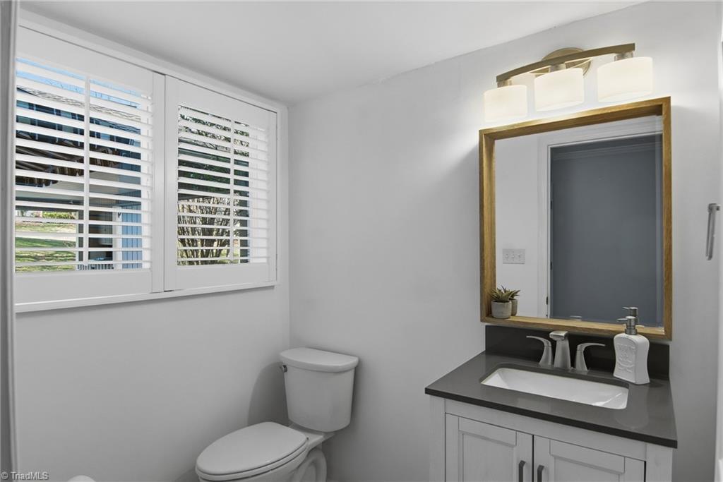 154 Pembrooke Ridge Court Advance, NC 27006 - Photo 10 of 36 Main level half bath