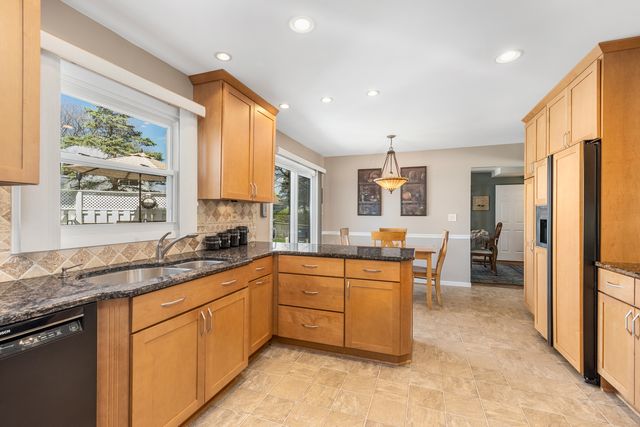 $505,000 | 1408 Caren Court, Buffalo Grove, IL 60089