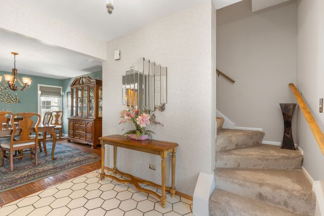 $505,000 | 1408 Caren Court, Buffalo Grove, IL 60089