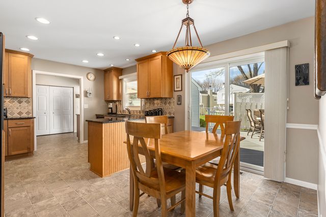 $505,000 | 1408 Caren Court, Buffalo Grove, IL 60089