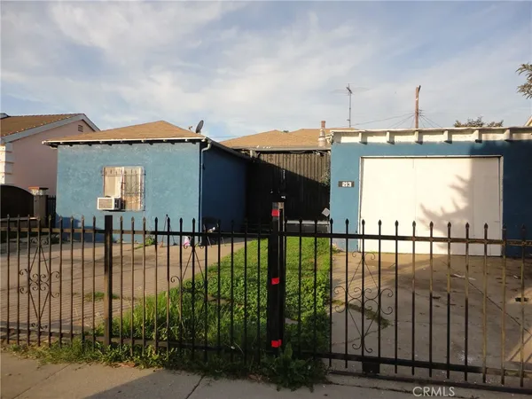 $465,000 | 213 North Broadacres Avenue, Compton, CA 90220