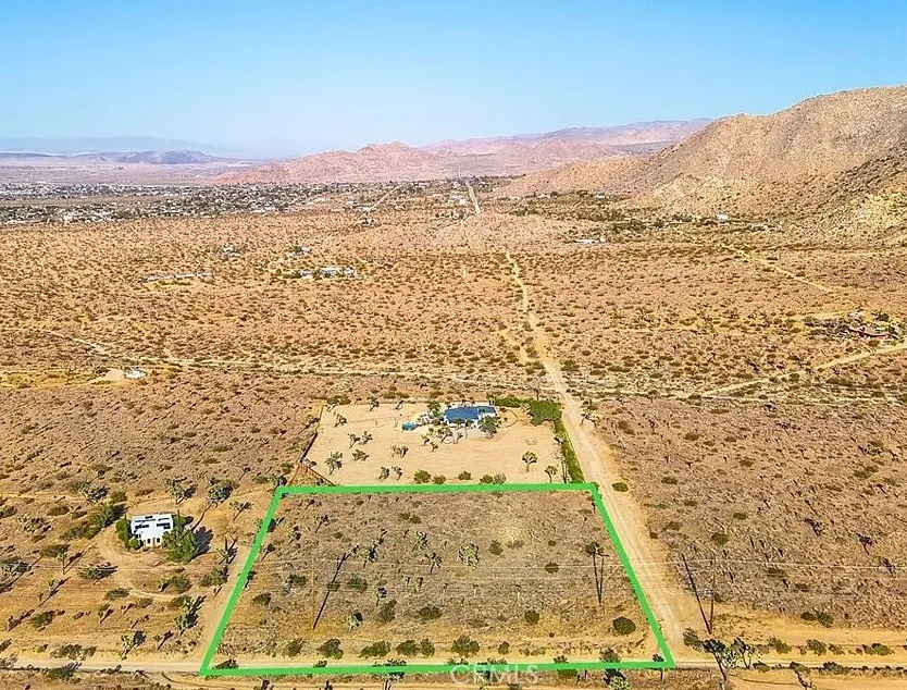 7645 La Contenta Road Yucca Valley, CA 92284 - Photo 2 of 14 a view of lake and mountain