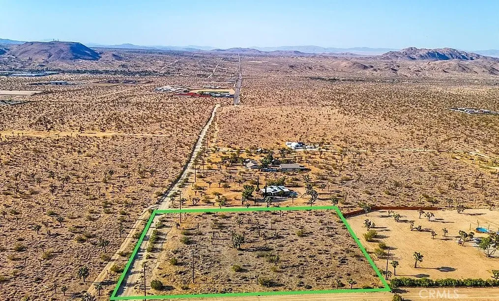 7645 La Contenta Road Yucca Valley, CA 92284 - Photo 3 of 14 a view of a city