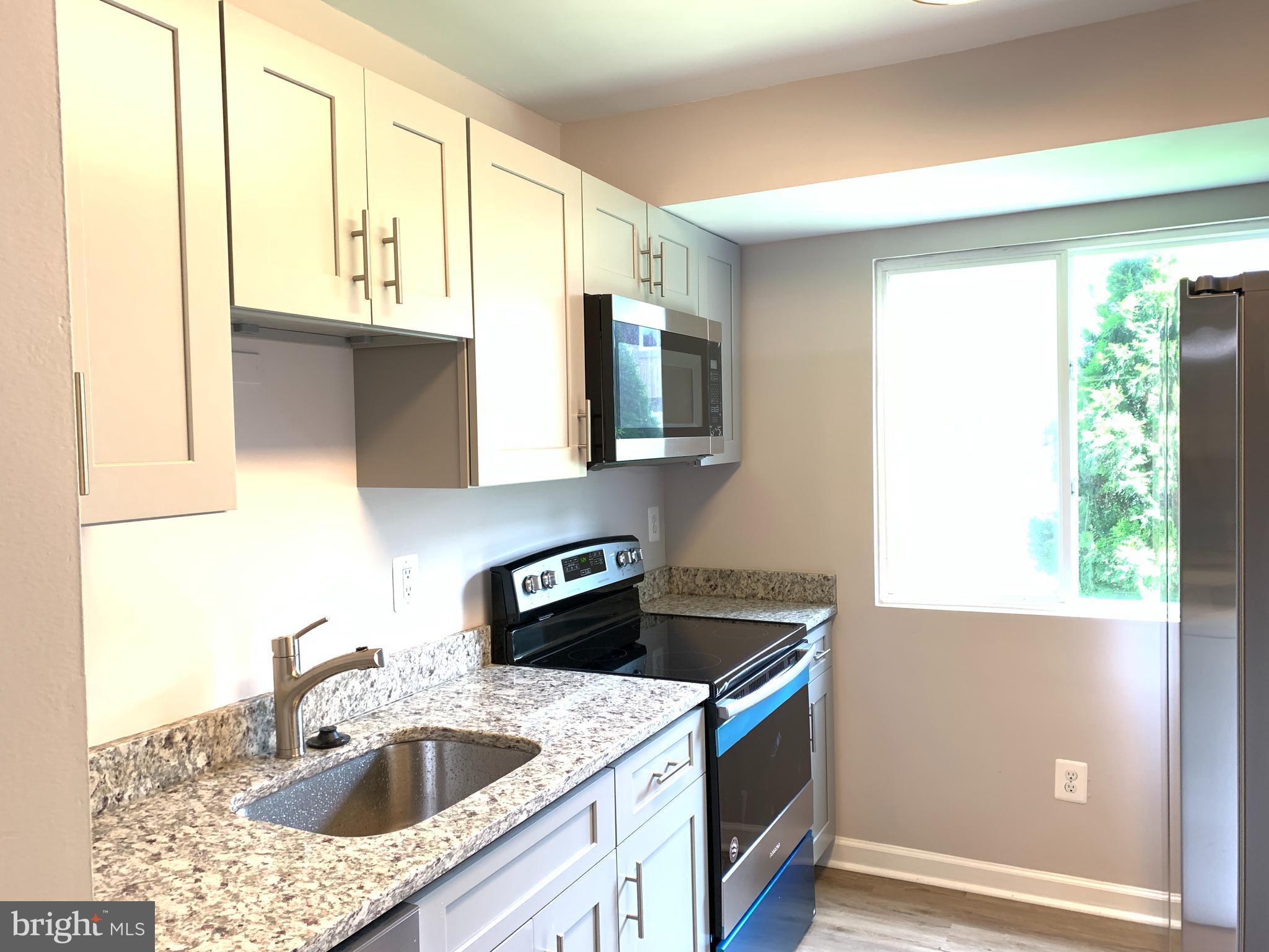 19627 Club Lake Road Gaithersburg, MD 20886 - Photo 3 of 20