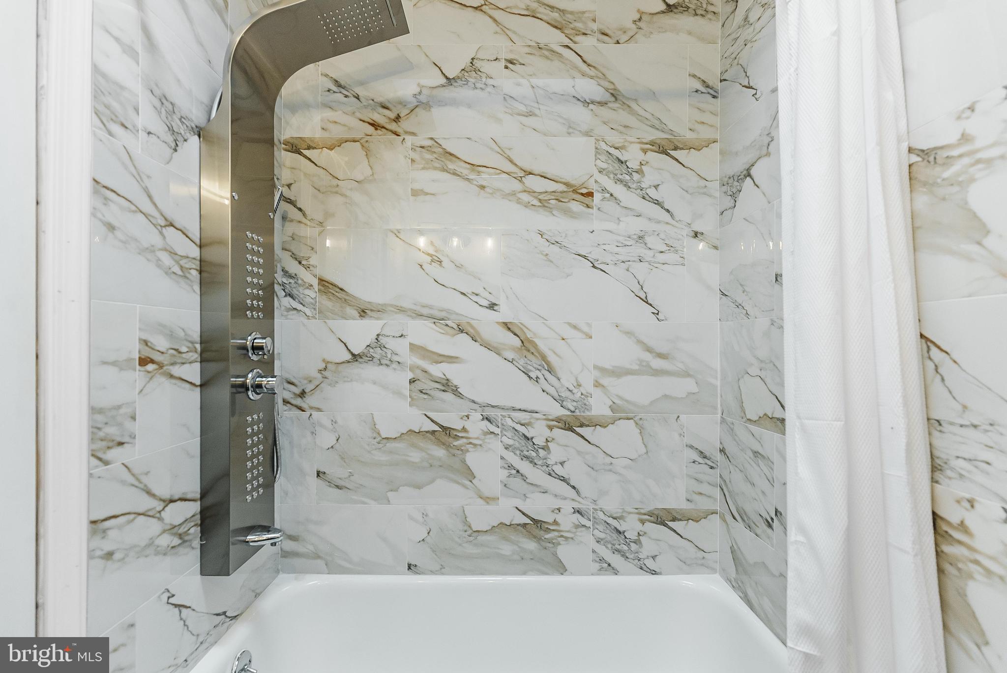 1620 Ashurst Road Philadelphia, PA 19151 - Photo 21 of 30 a bathroom with a bathtub