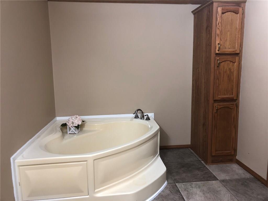 6115 South John Butler Road Columbus, IN 47201 - Photo 14 of 17