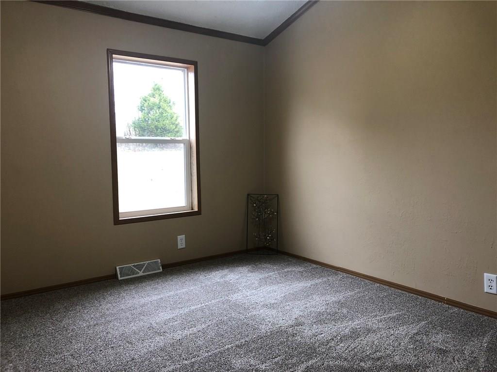 6115 South John Butler Road Columbus, IN 47201 - Photo 9 of 17