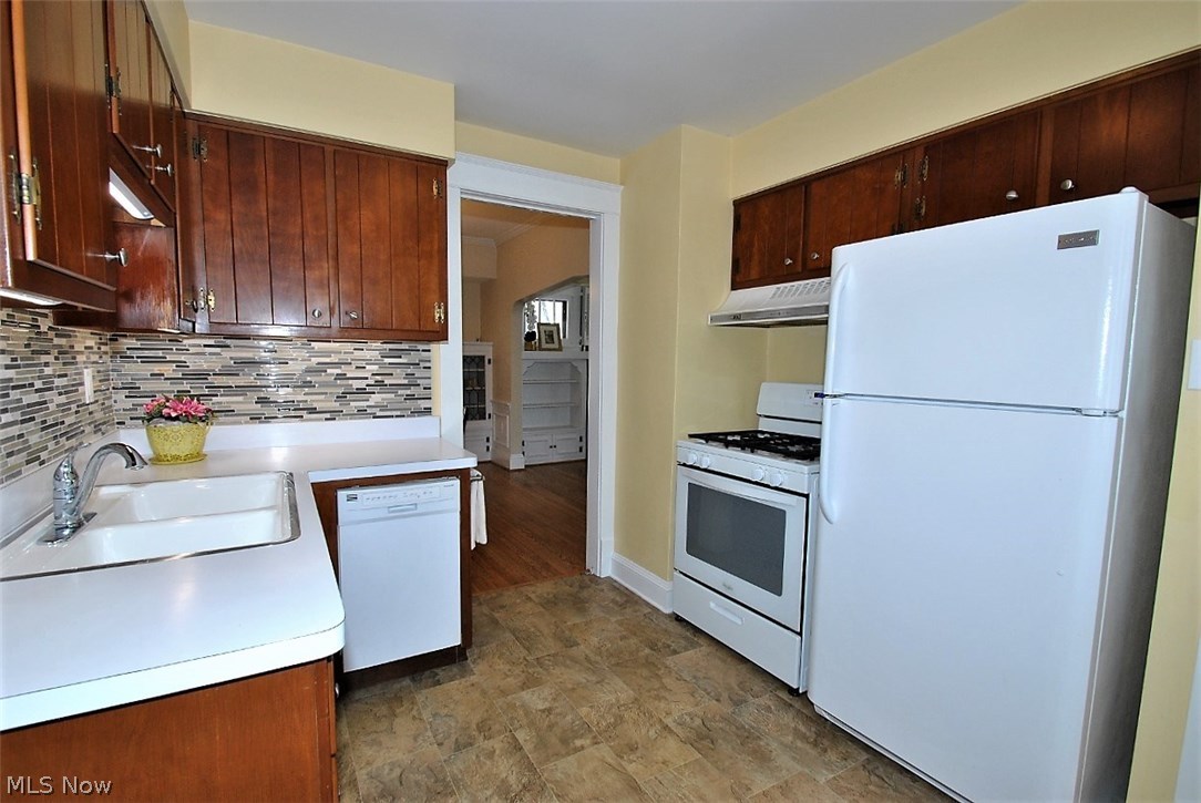 2456 Eaton Road Cleveland, OH 44118 - Photo 13 of 30