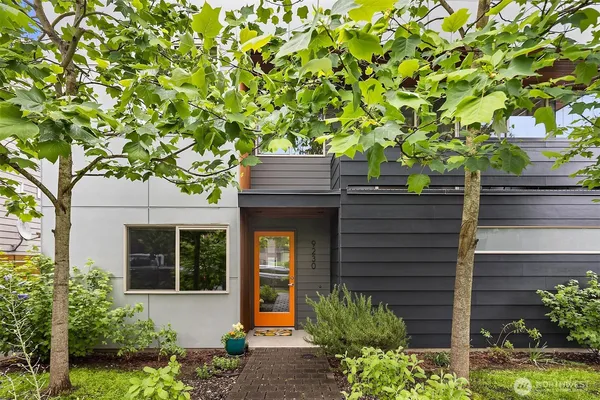 $1,025,000 | 9230 Interlake Avenue North, Seattle, WA 98103