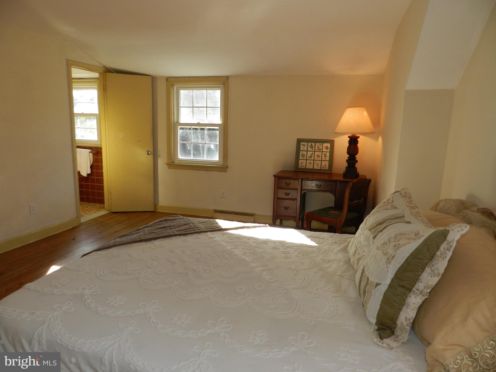 722 Hillview Road Malvern, PA 19355 - Photo 31 of 49 Main bedroom w/ Bath