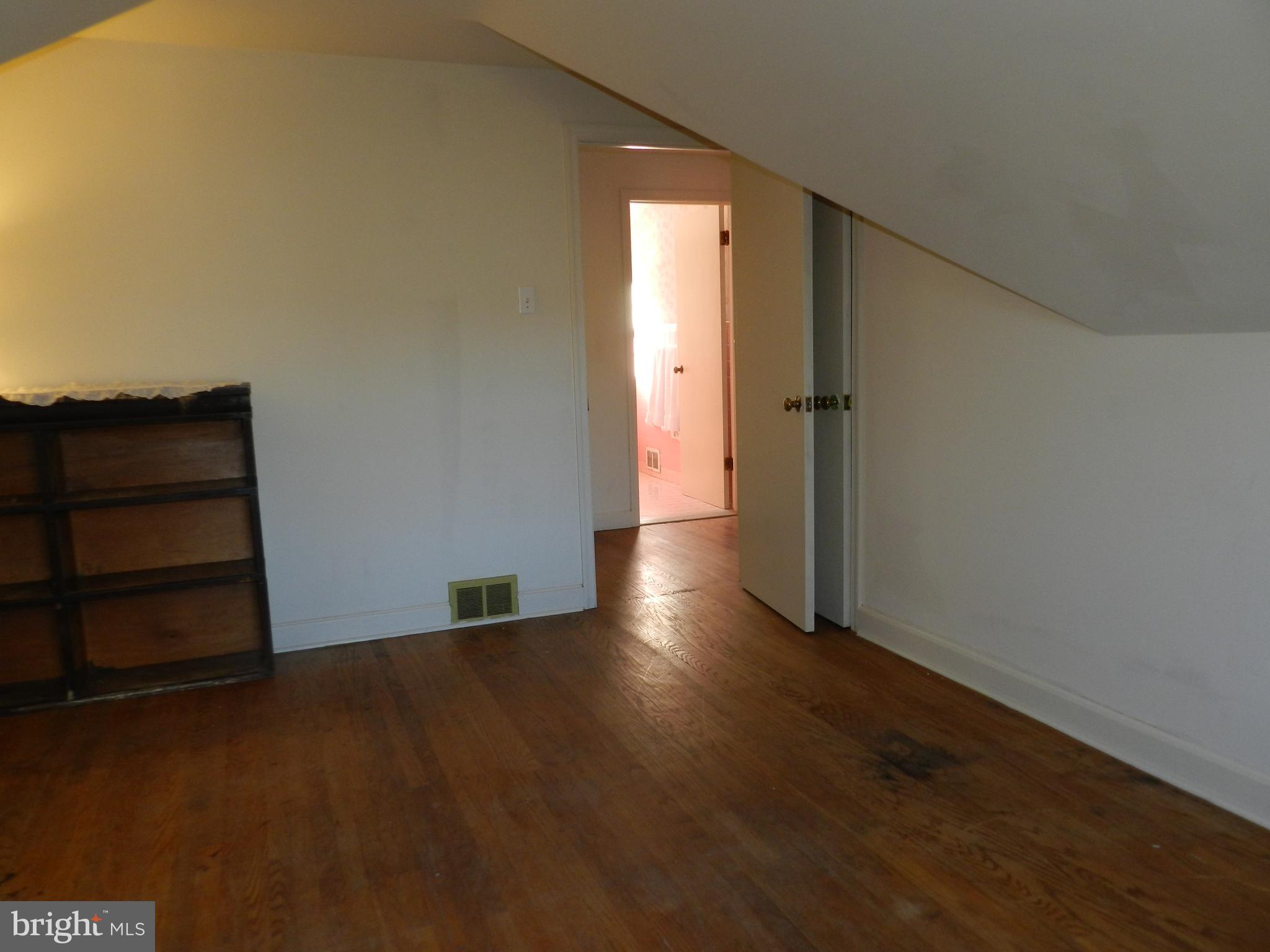 722 Hillview Road Malvern, PA 19355 - Photo 37 of 49 3rd Bedrm w/ big closet