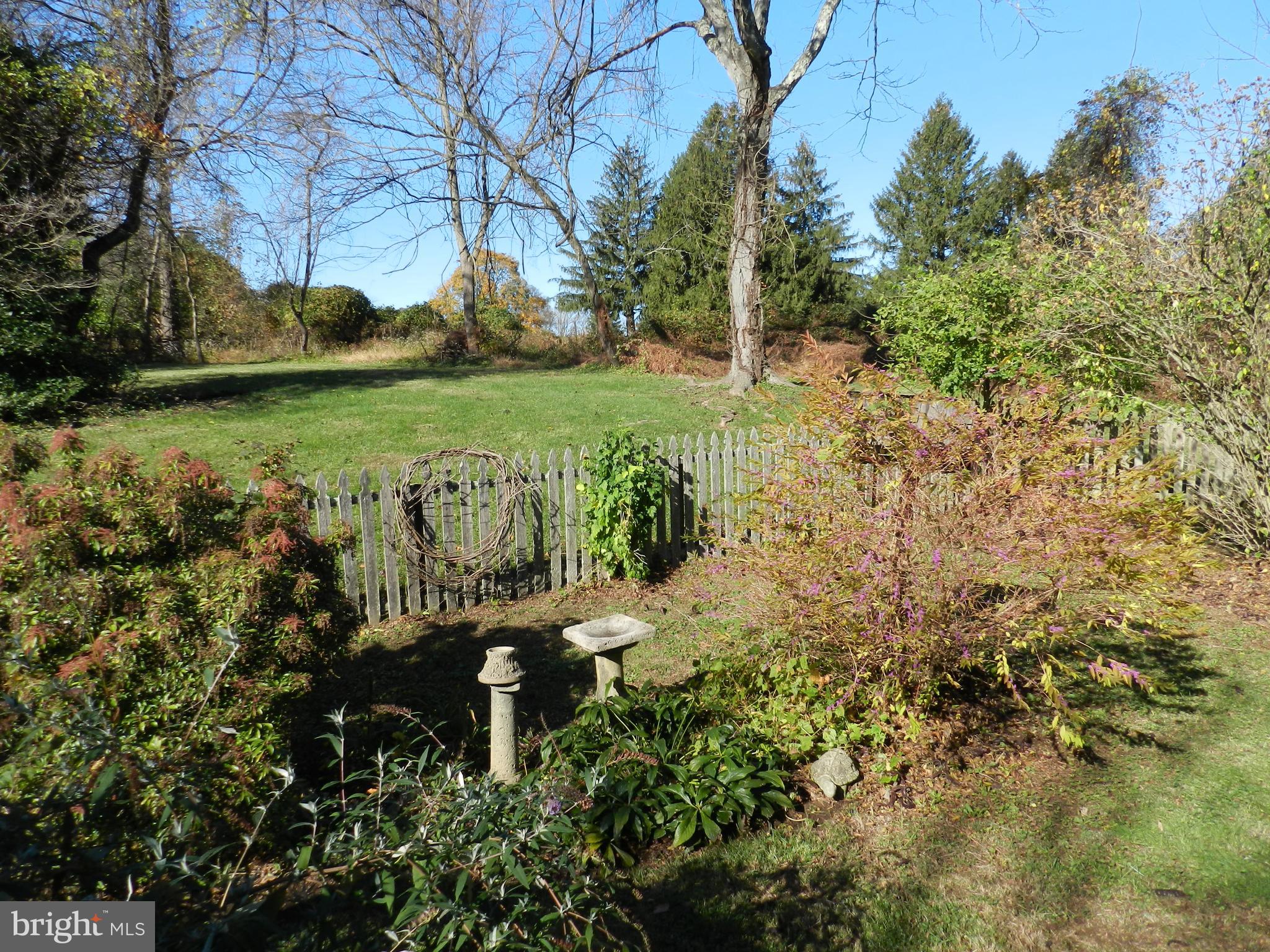 722 Hillview Road Malvern, PA 19355 - Photo 41 of 49 Fenced Yard off Kitchen & Deck