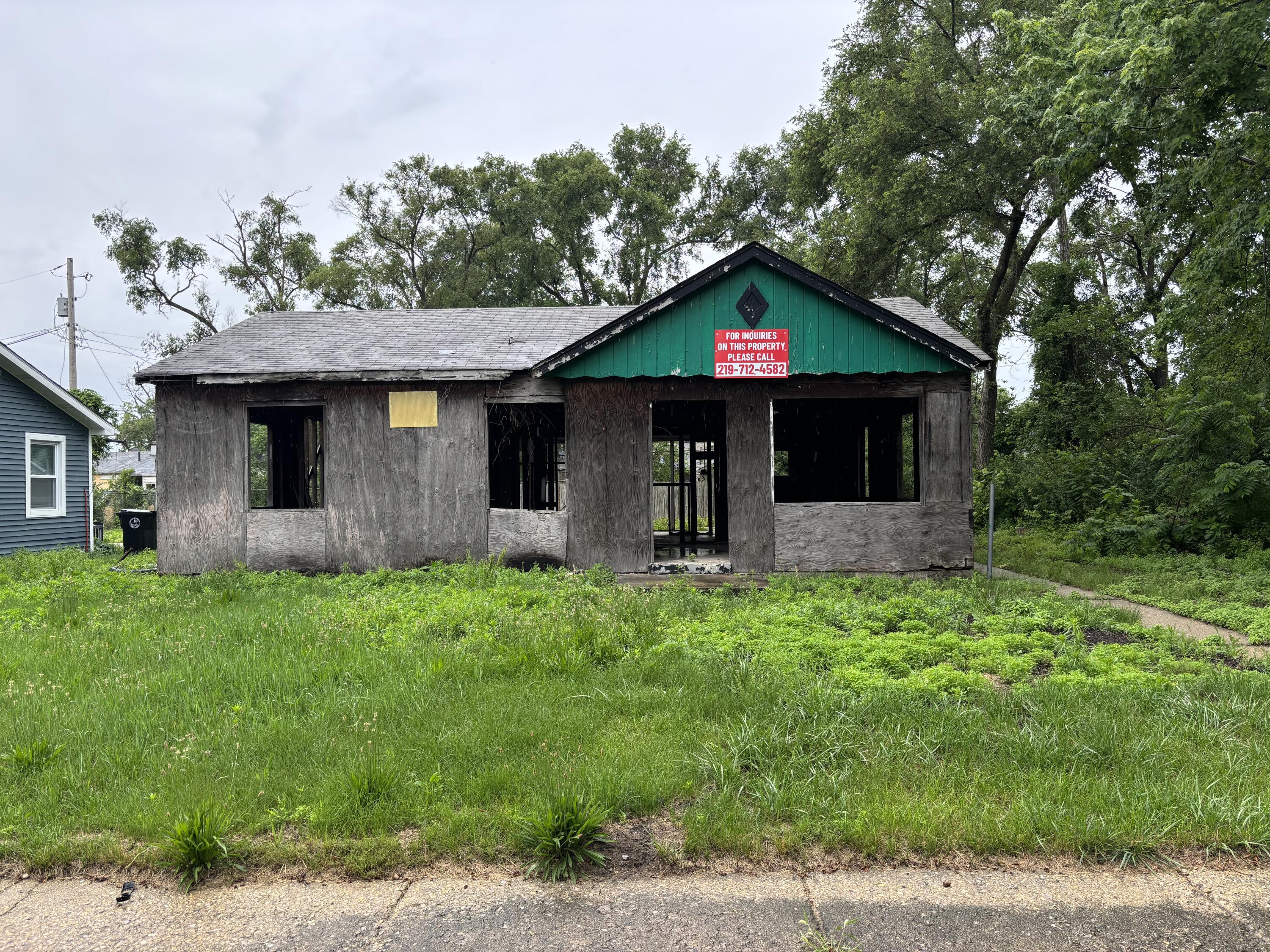 1164 Decatur Street Gary, IN 46403 - Photo 4 of 17 3000x2250