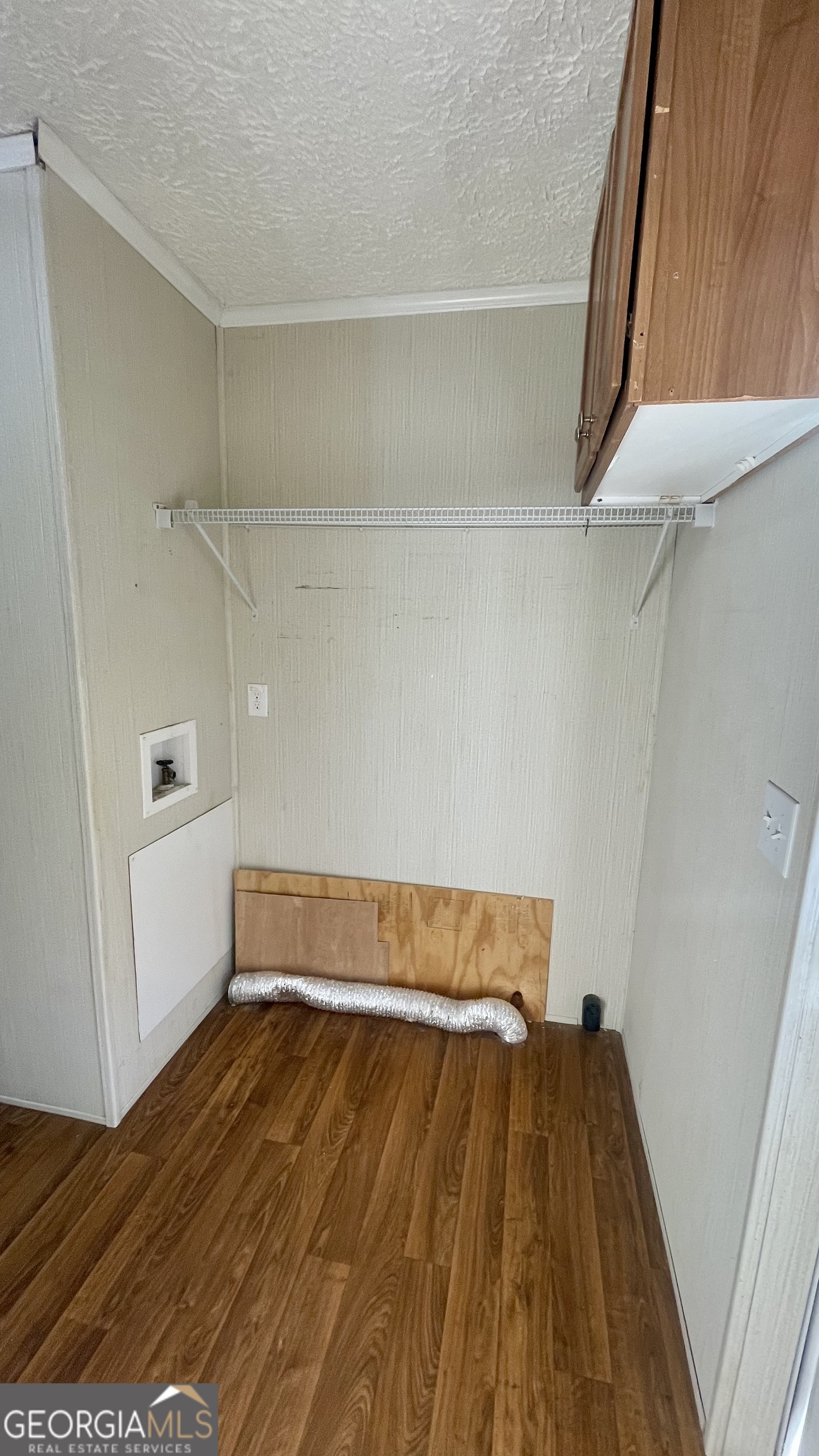21 Ruby Road Hawkinsville, GA 31036 - Photo 20 of 43 a view of wooden floor in a bathroom