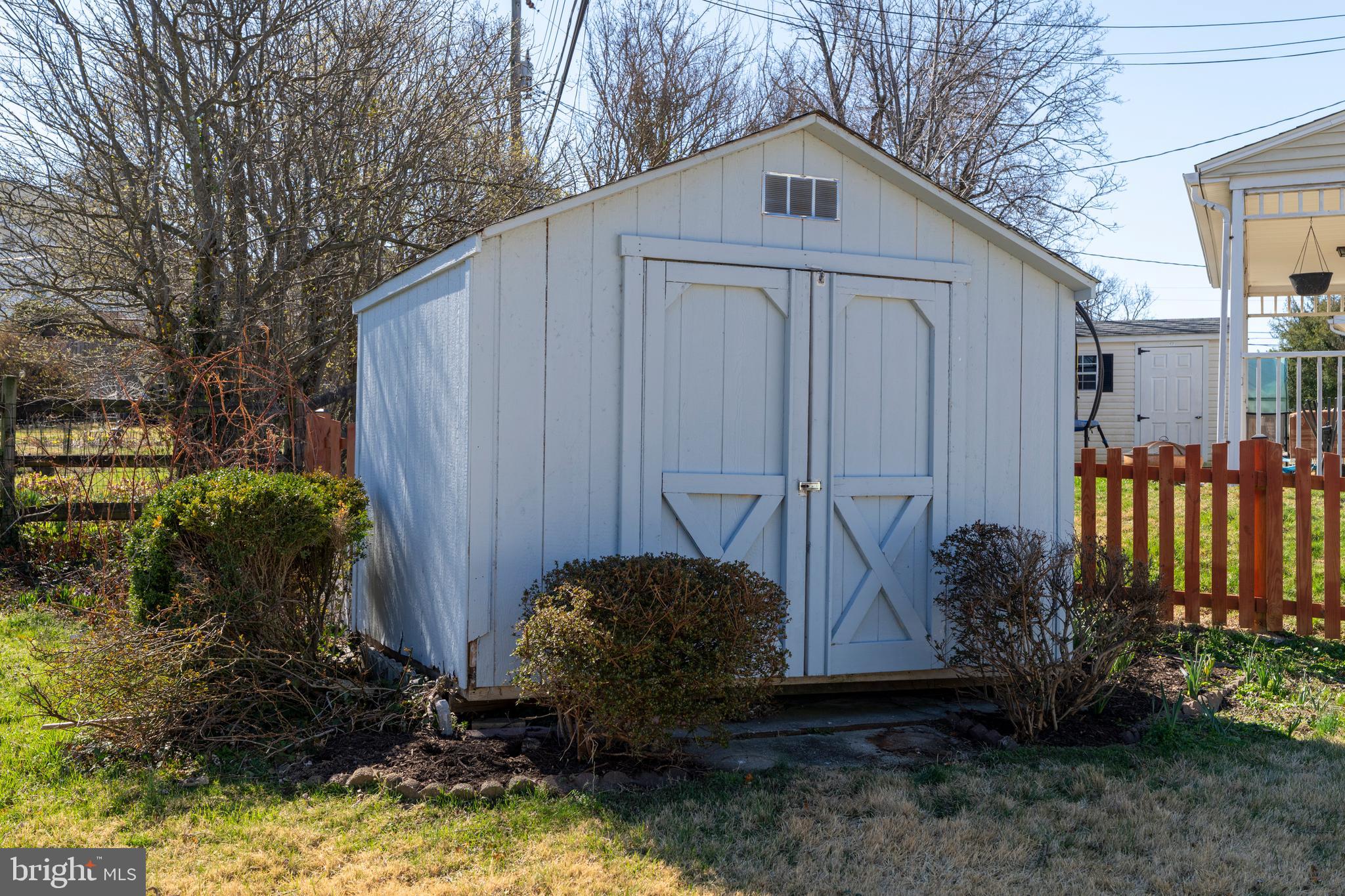 1407 Shefford Road Baltimore, MD 21239 - Photo 30 of 35 a backyard of a house