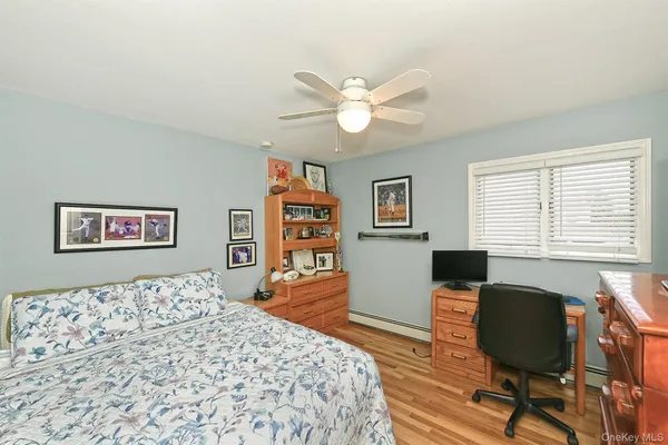 $1,199,999 | 1968 Cynthia Lane, Merrick, NY 11566