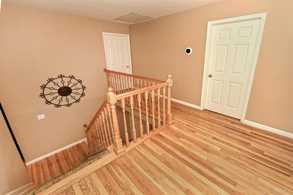 $1,199,999 | 1968 Cynthia Lane, Merrick, NY 11566