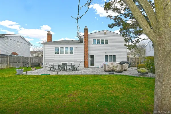 $1,199,999 | 1968 Cynthia Lane, Merrick, NY 11566