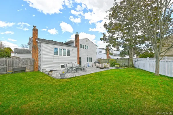 $1,199,999 | 1968 Cynthia Lane, Merrick, NY 11566