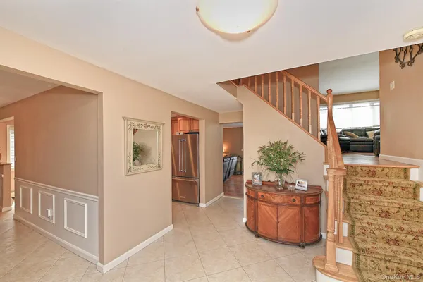 $1,199,999 | 1968 Cynthia Lane, Merrick, NY 11566